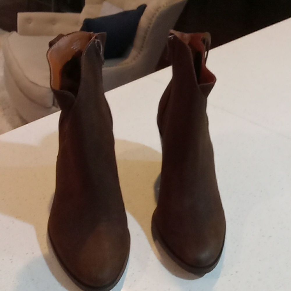 Lucky Brand Loxona dark brown suede leather side zip ankle bootie size 6.5 NWT - Picture 6 of 8